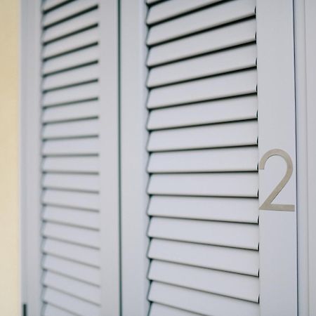 Lora Rose Suite ,Free Parking, Self Check In,2 Como Kültér fotó