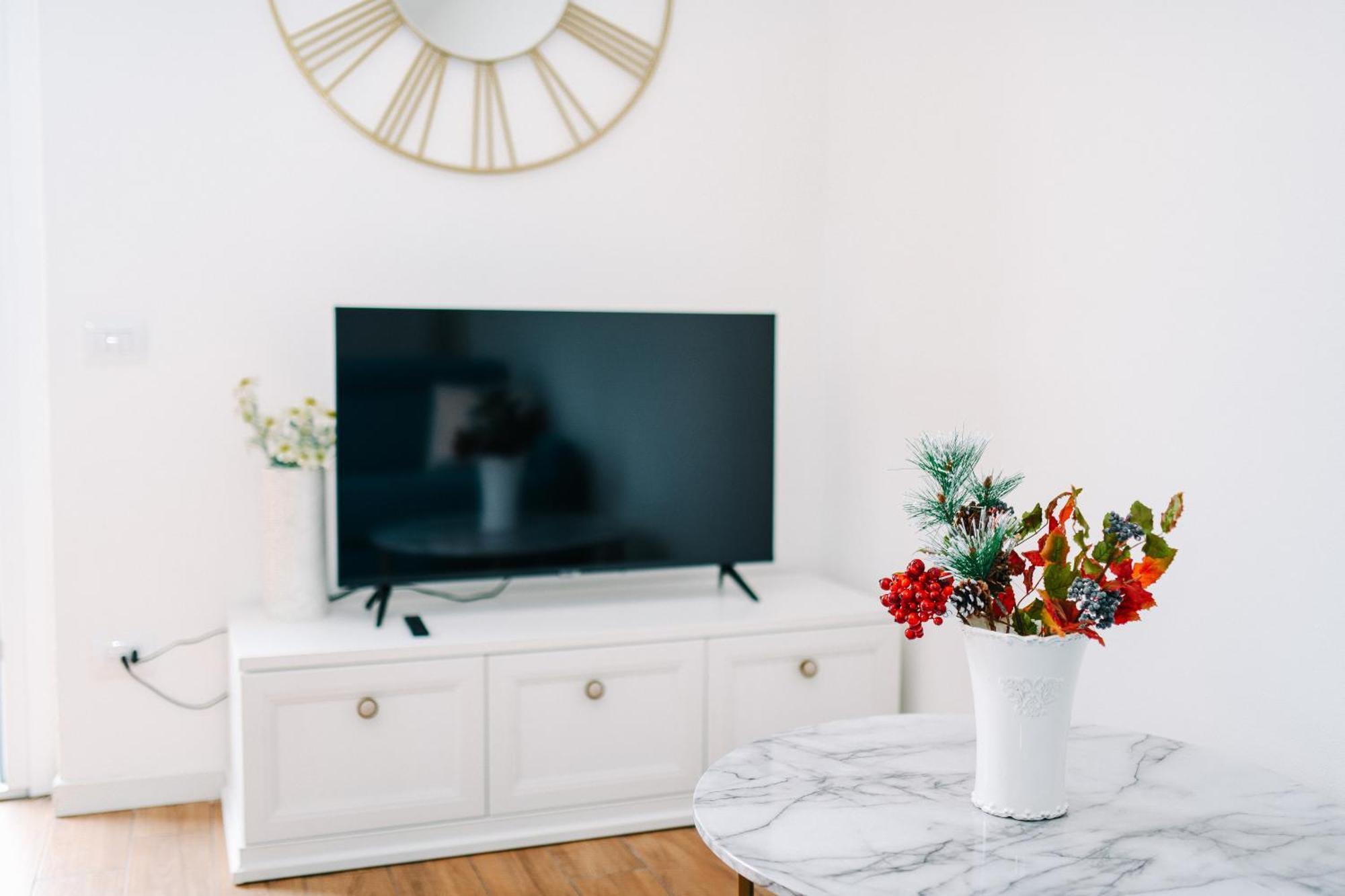 Lora Rose Suite ,Free Parking, Self Check In,2 Como Kültér fotó