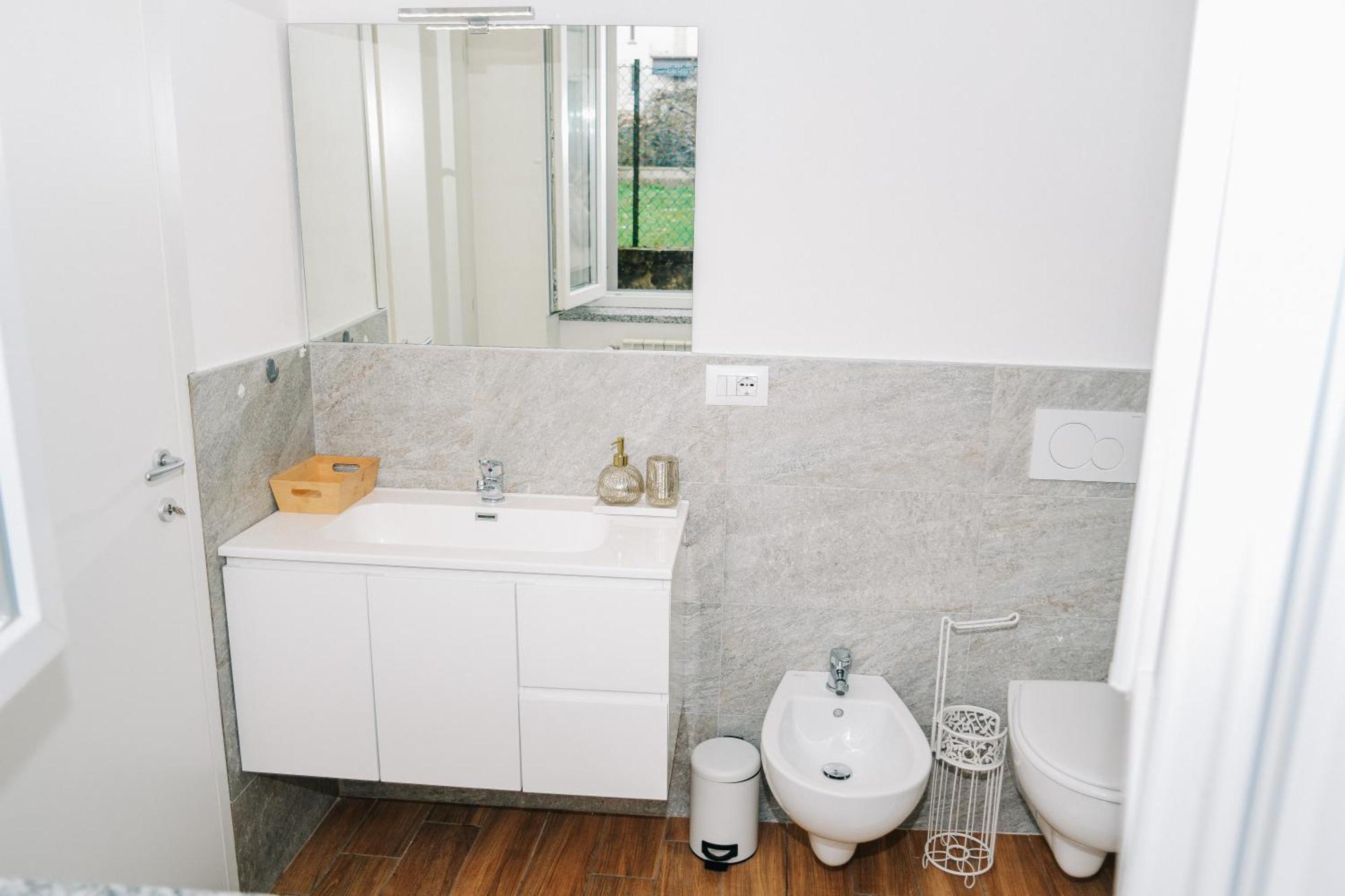 Lora Rose Suite ,Free Parking, Self Check In,2 Como Kültér fotó