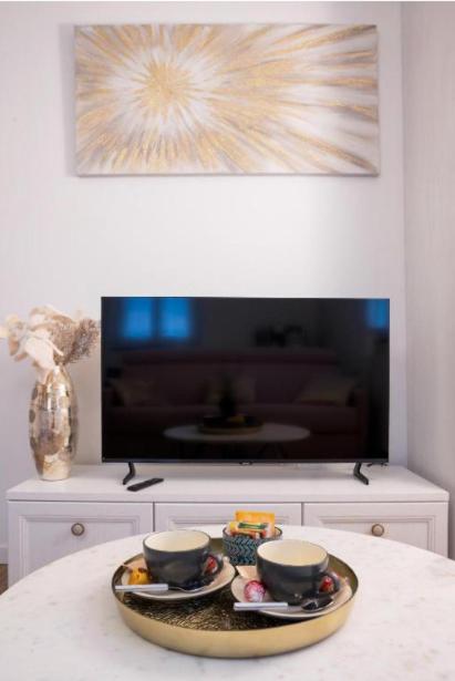 Lora Rose Suite ,Free Parking, Self Check In,2 Como Kültér fotó