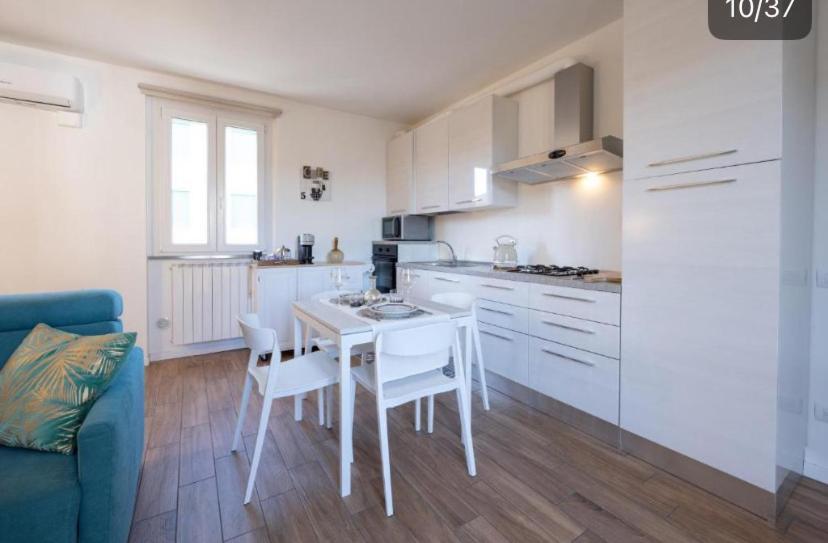 Lora Rose Suite ,Free Parking, Self Check In,2 Como Kültér fotó