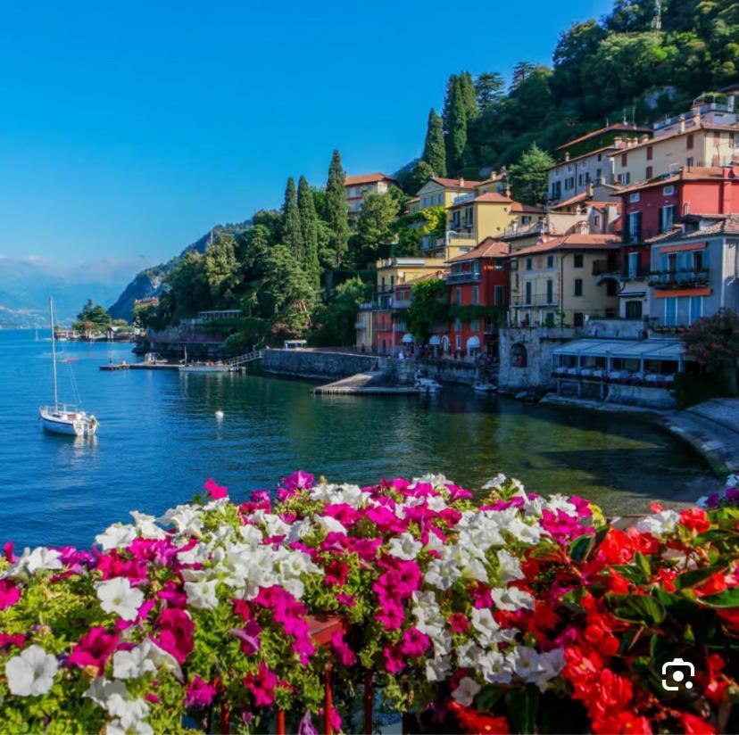 Lora Rose Suite ,Free Parking, Self Check In,2 Como Kültér fotó